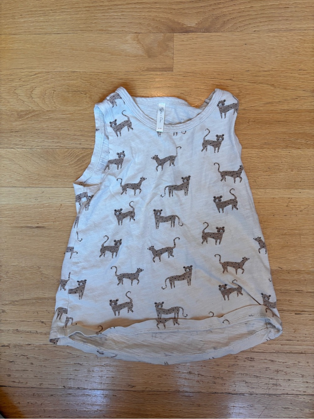 Sleeveless Tank with Leopard Print